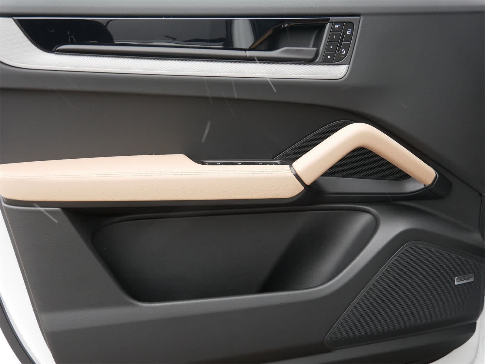 Thumbnail: 2026 Porsche Cayenne - 9