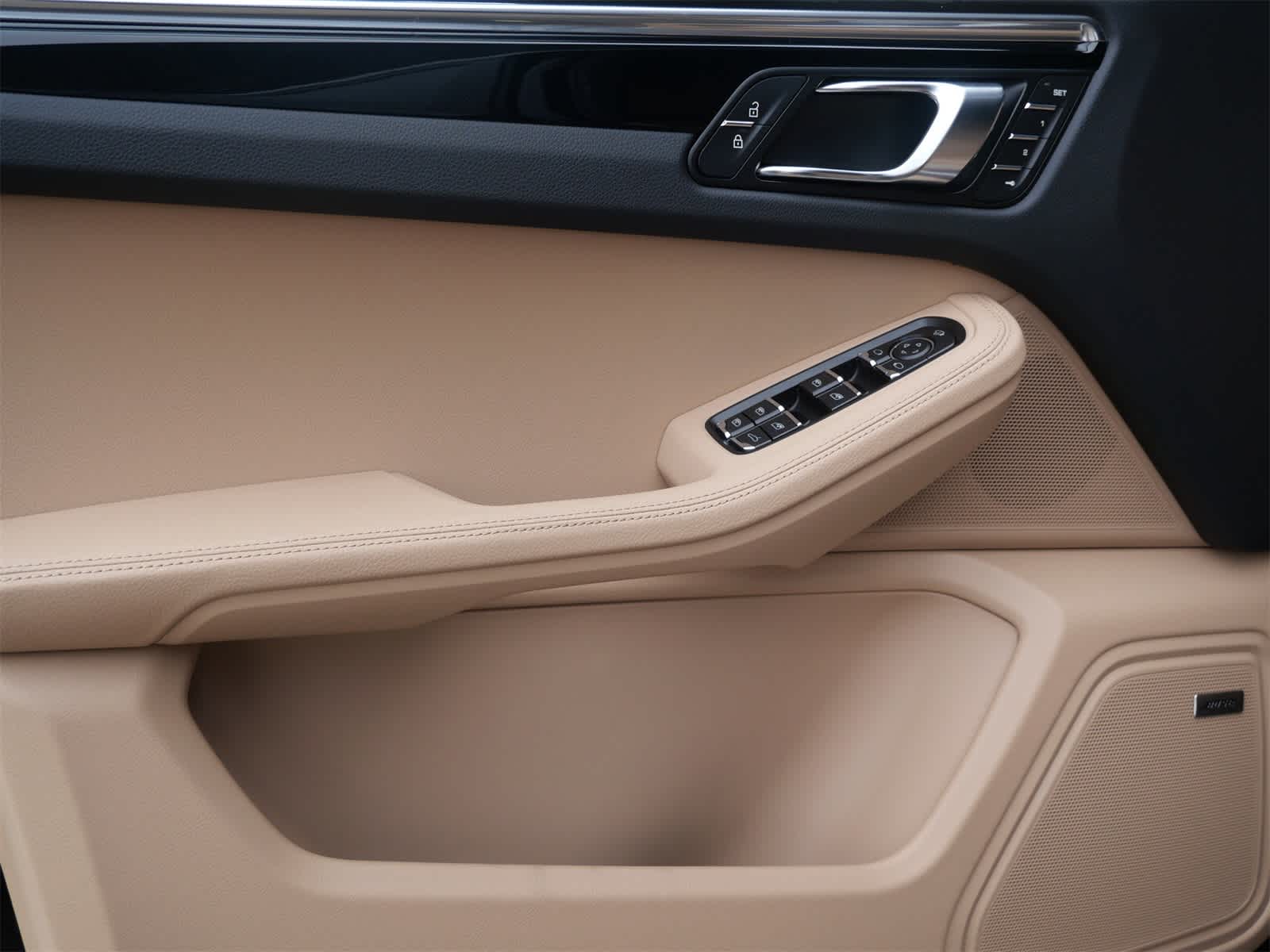 Thumbnail: 2026 Porsche Macan - 9