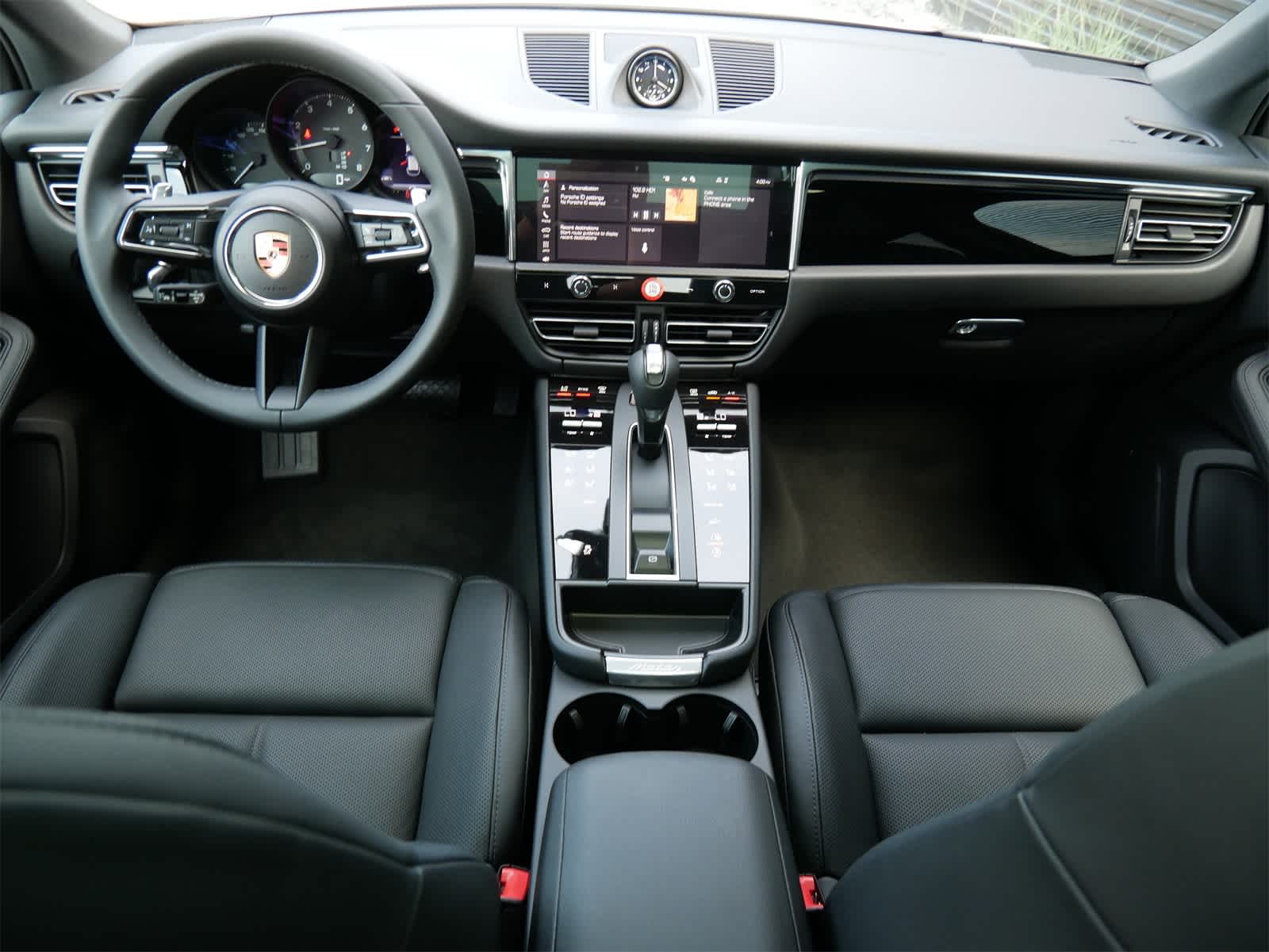 Thumbnail: 2025 Porsche Macan - 8