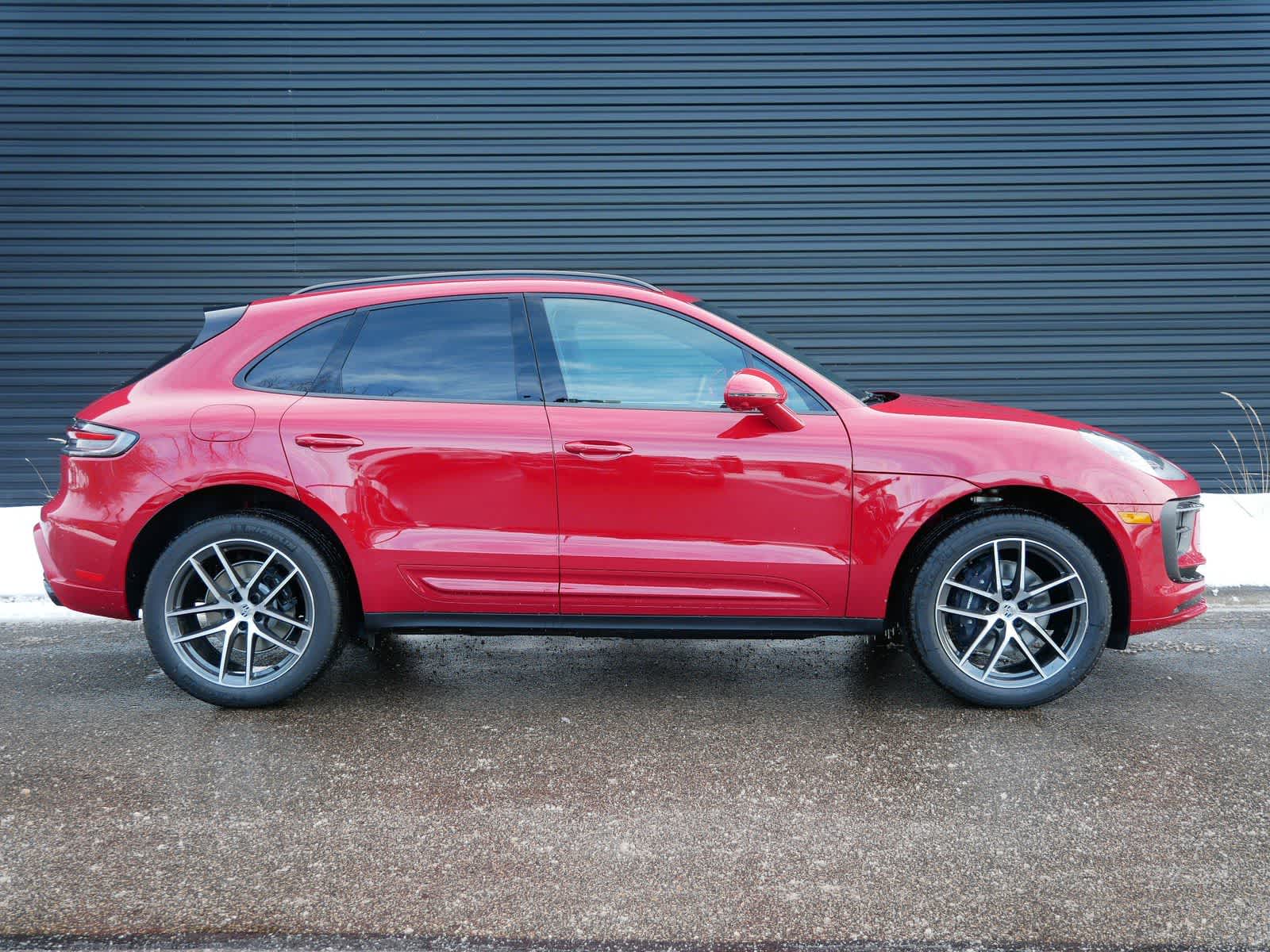 Thumbnail: 2026 Porsche Macan - 23