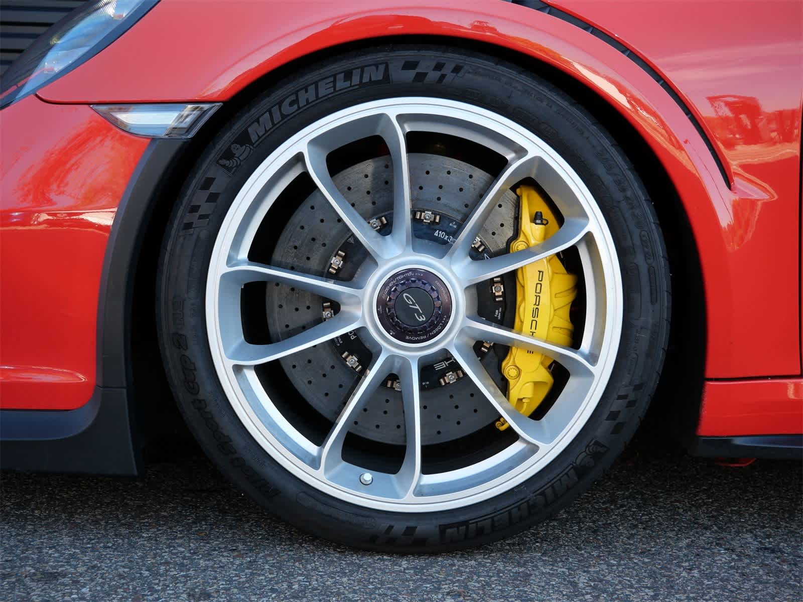 Thumbnail: 2016 Porsche 911 - 21