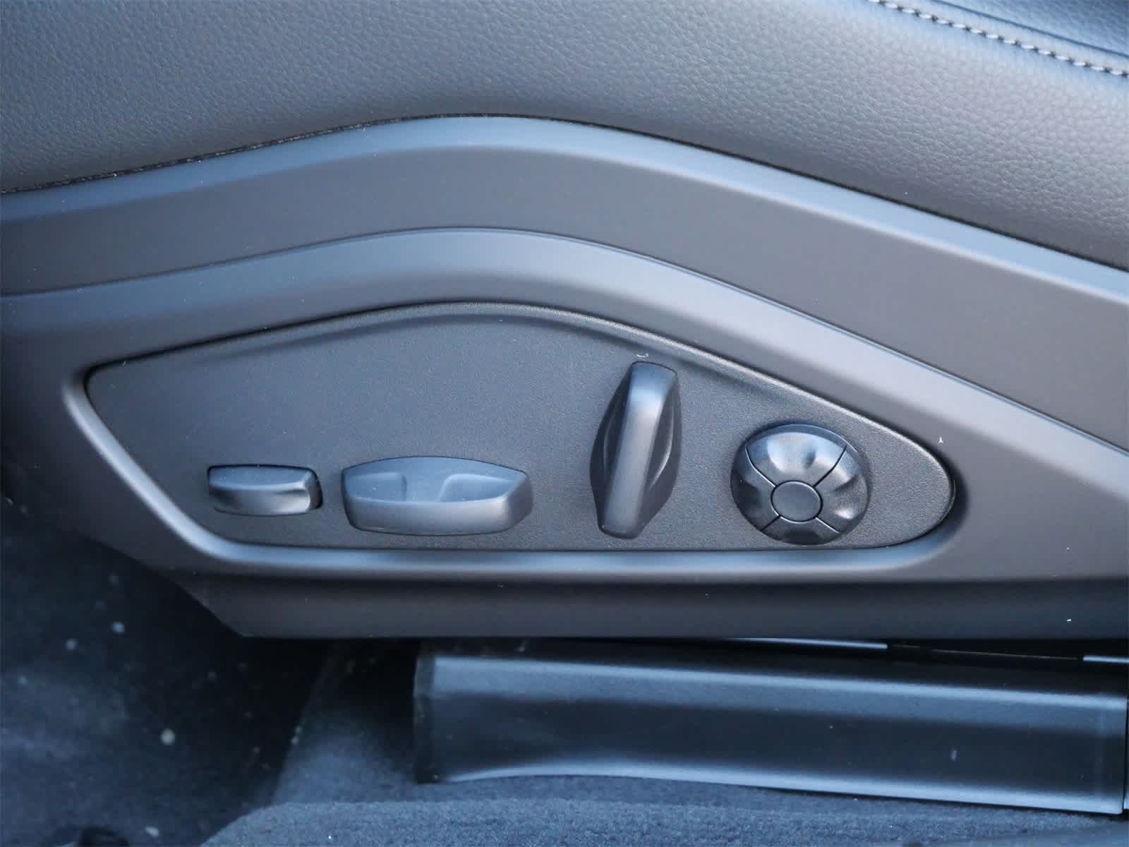 Thumbnail: 2026 Porsche Panamera - 9