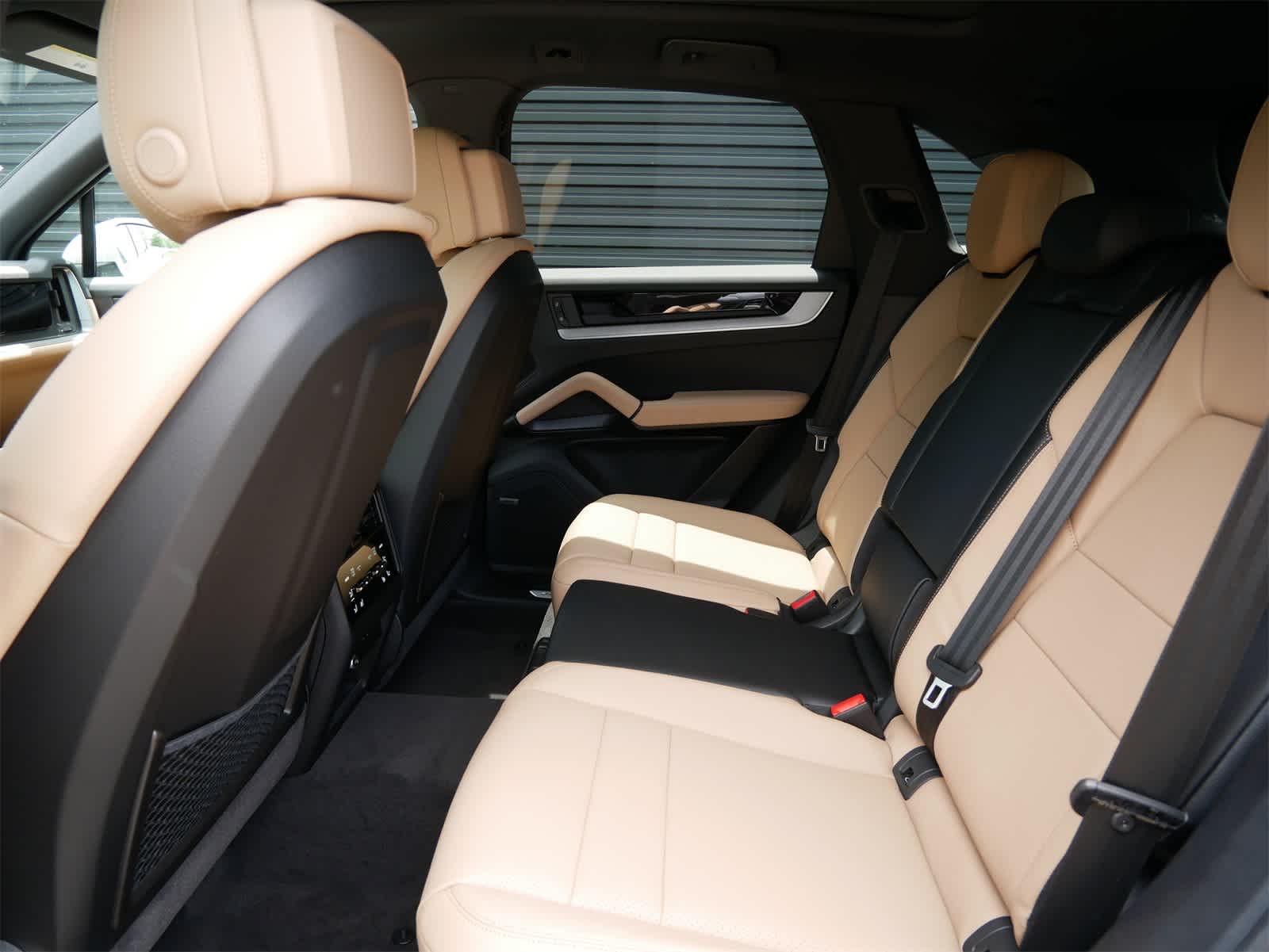 Thumbnail: 2025 Porsche Cayenne - 6