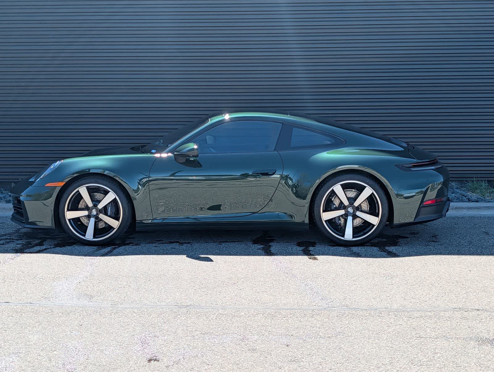 Thumbnail: 2026 Porsche 911 - 2