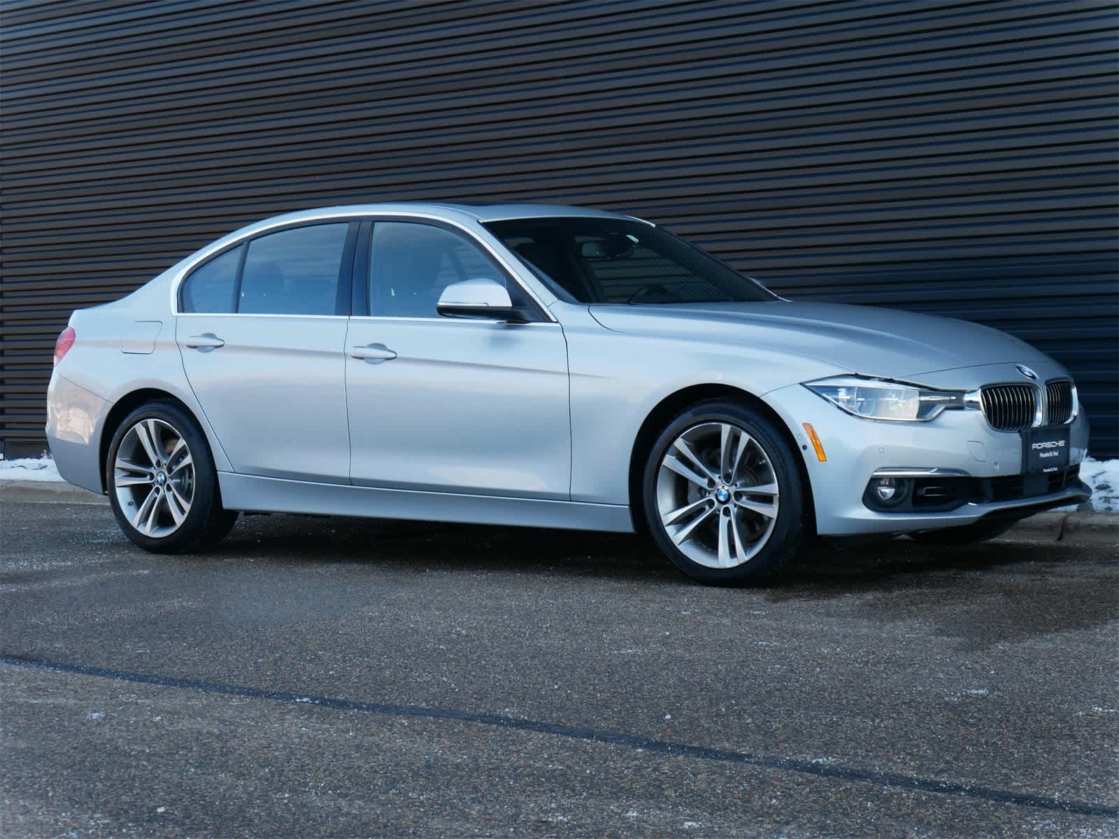 Thumbnail: 2018 BMW 3 Series - 27