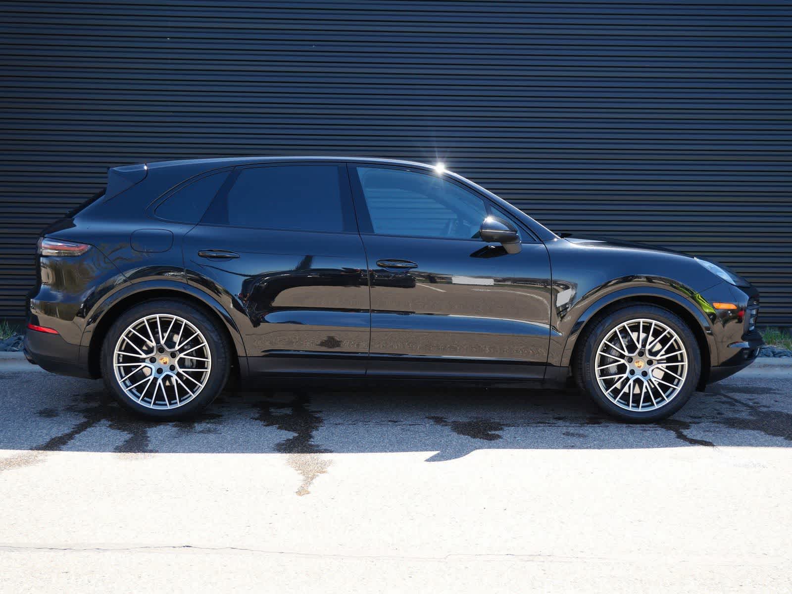 Thumbnail: 2023 Porsche Cayenne - 27