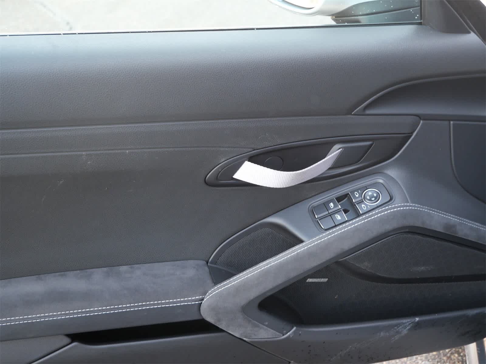 Thumbnail: 2021 Porsche 718 Cayman - 10