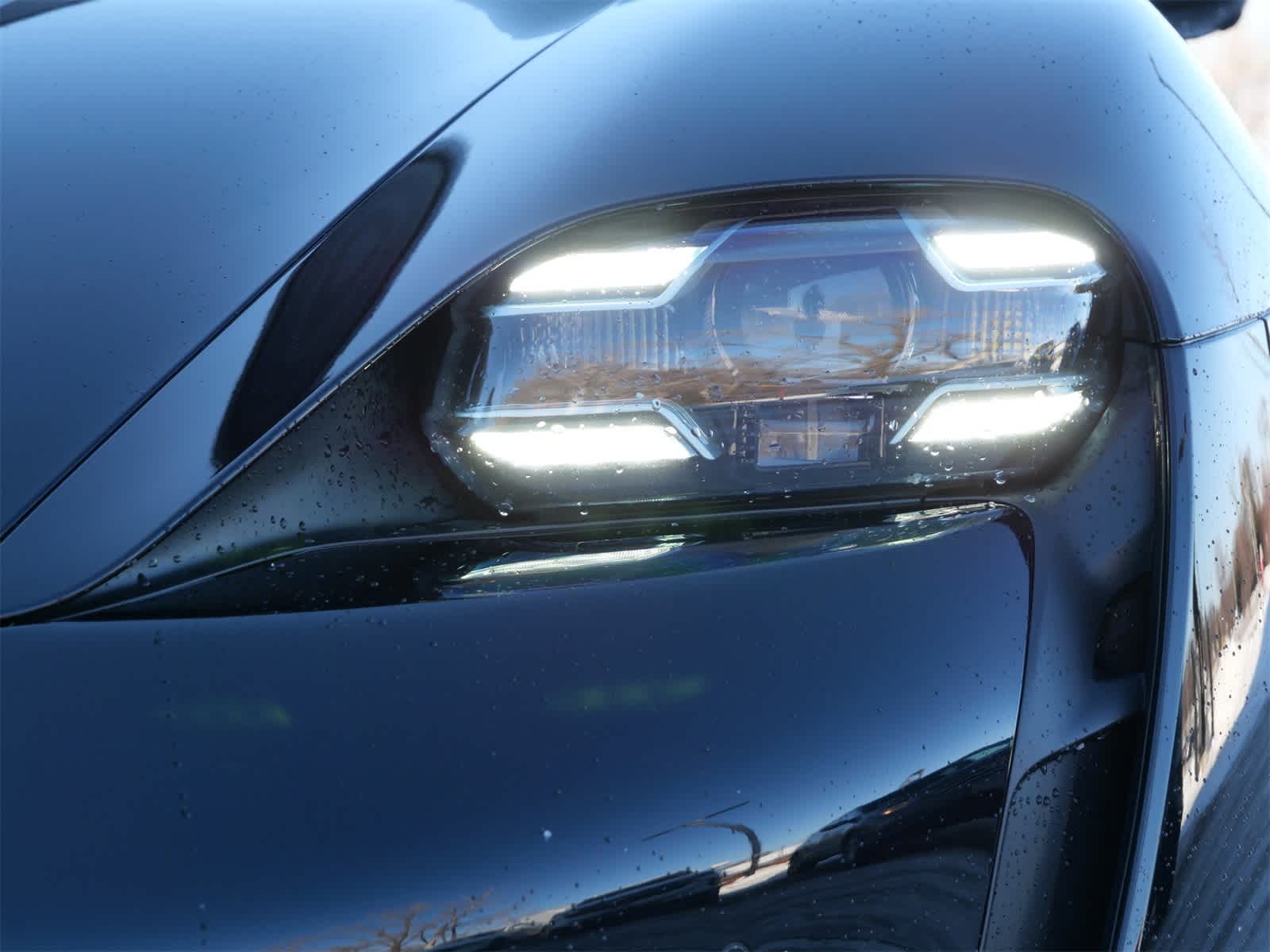 Thumbnail: 2020 Porsche Taycan - 6