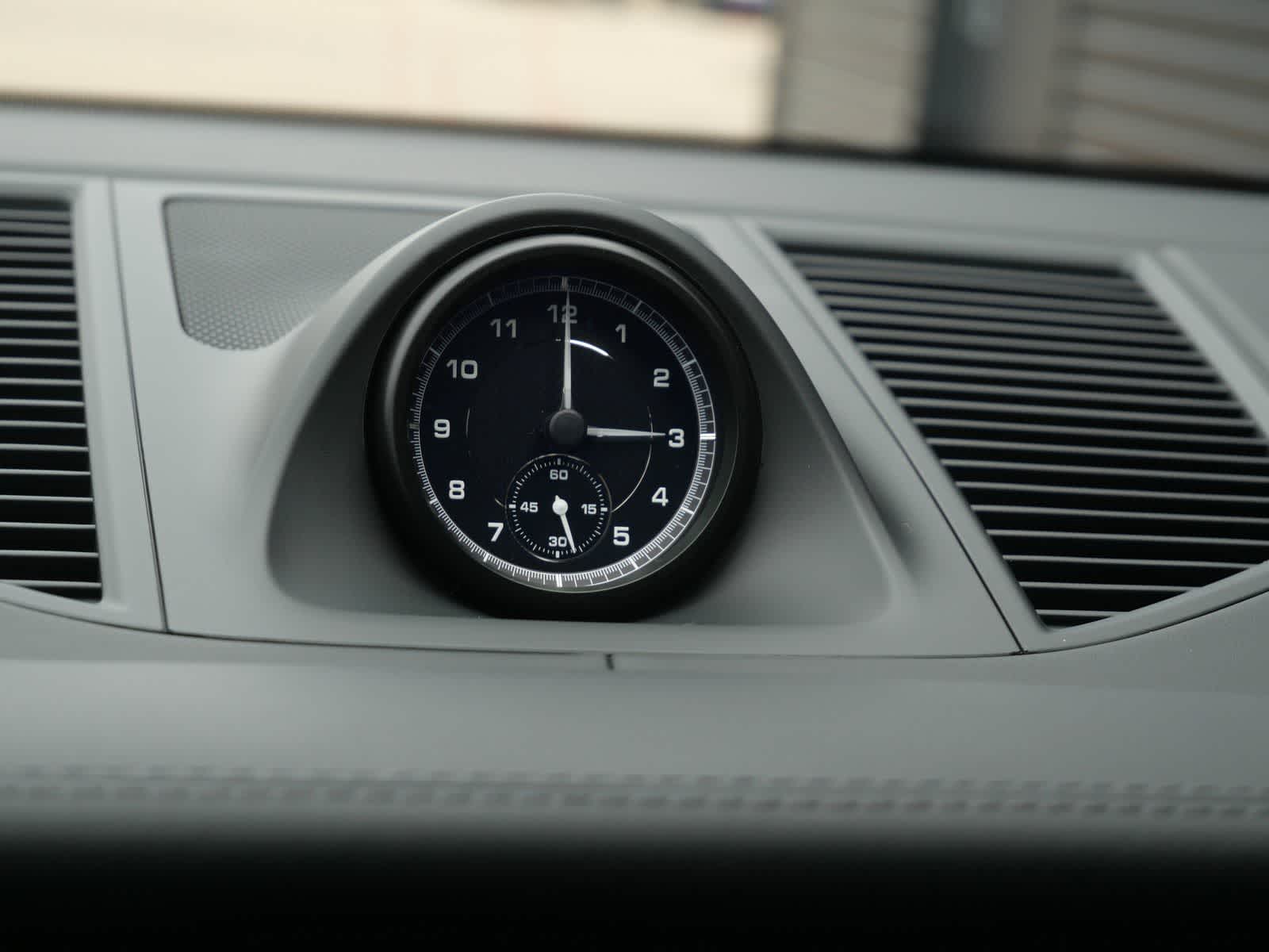 Thumbnail: 2026 Porsche Macan - 24