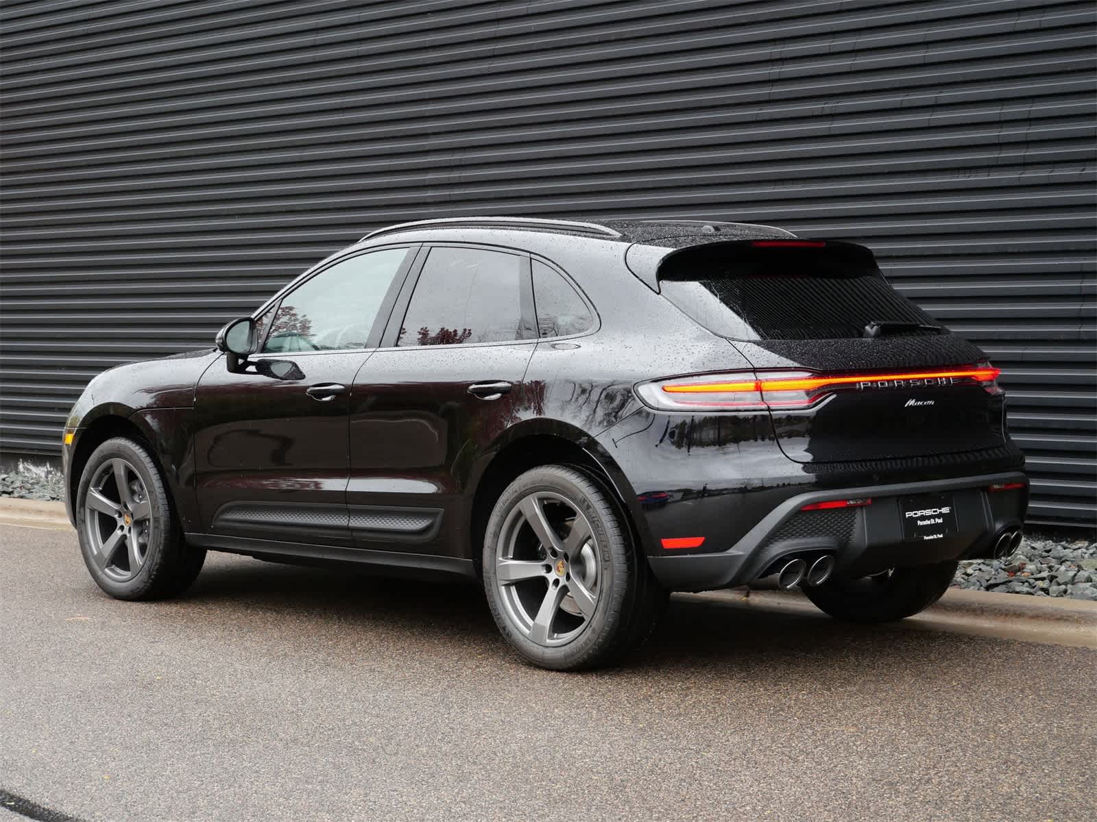 Thumbnail: 2026 Porsche Macan - 3