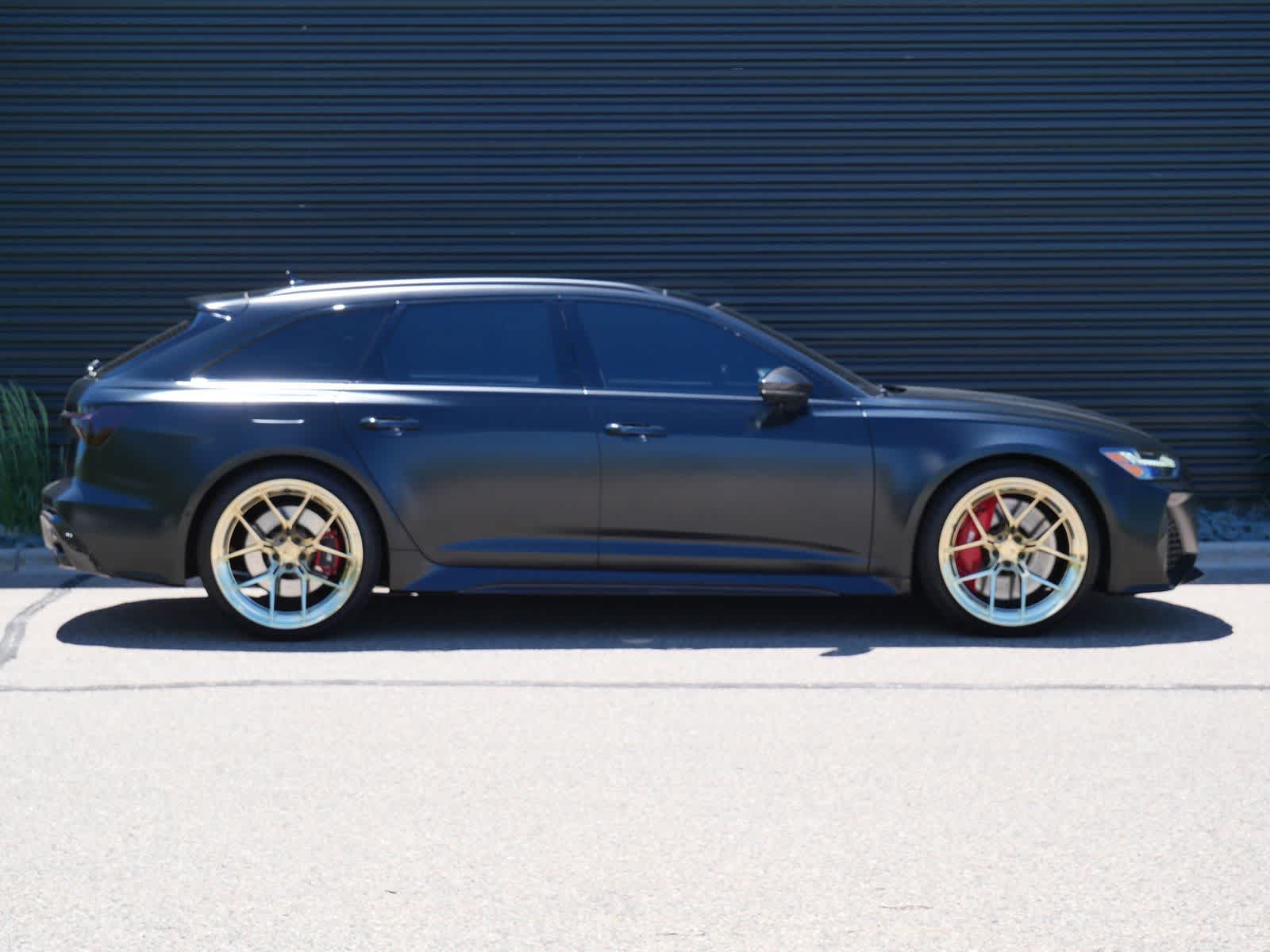 Thumbnail: 2021 Audi RS 6 - 28