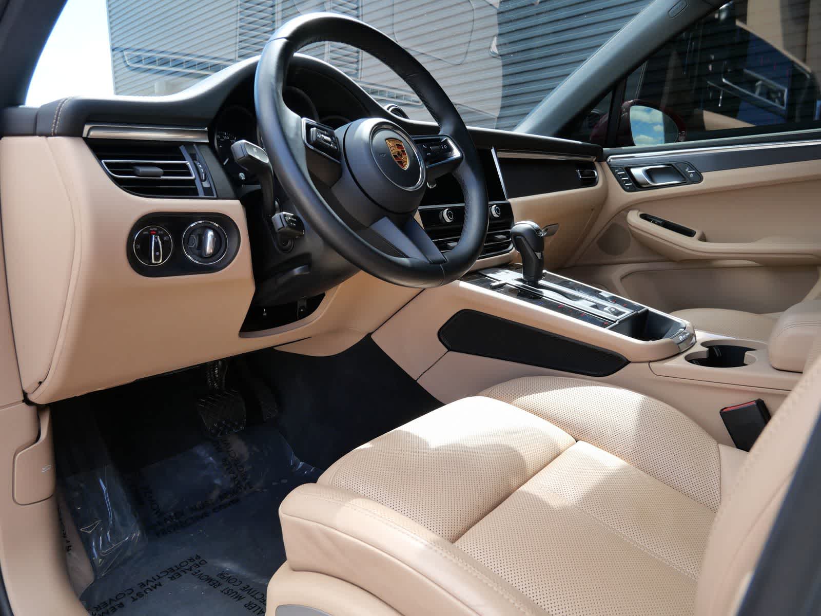 Thumbnail: 2022 Porsche Macan - 4
