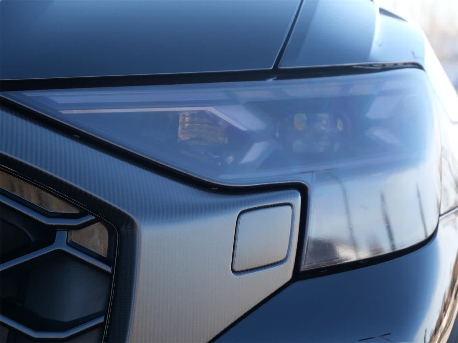 Thumbnail: 2025 Audi RS Q8 - 6