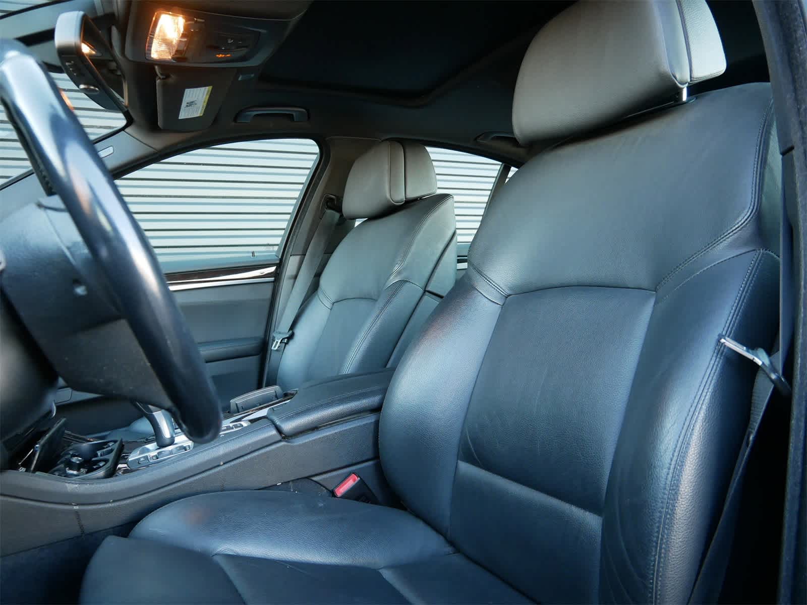 Thumbnail: 2012 BMW 5 Series - 5