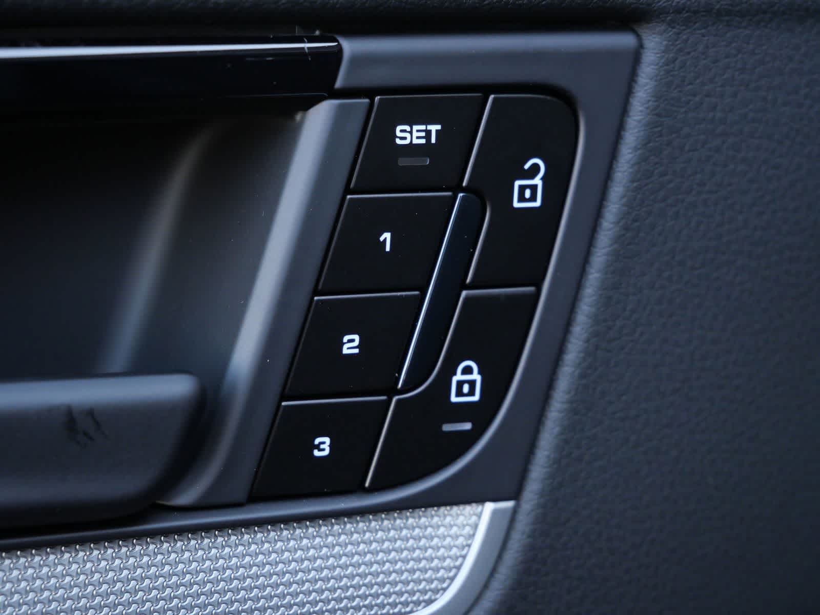 Thumbnail: 2026 Porsche Cayenne - 11