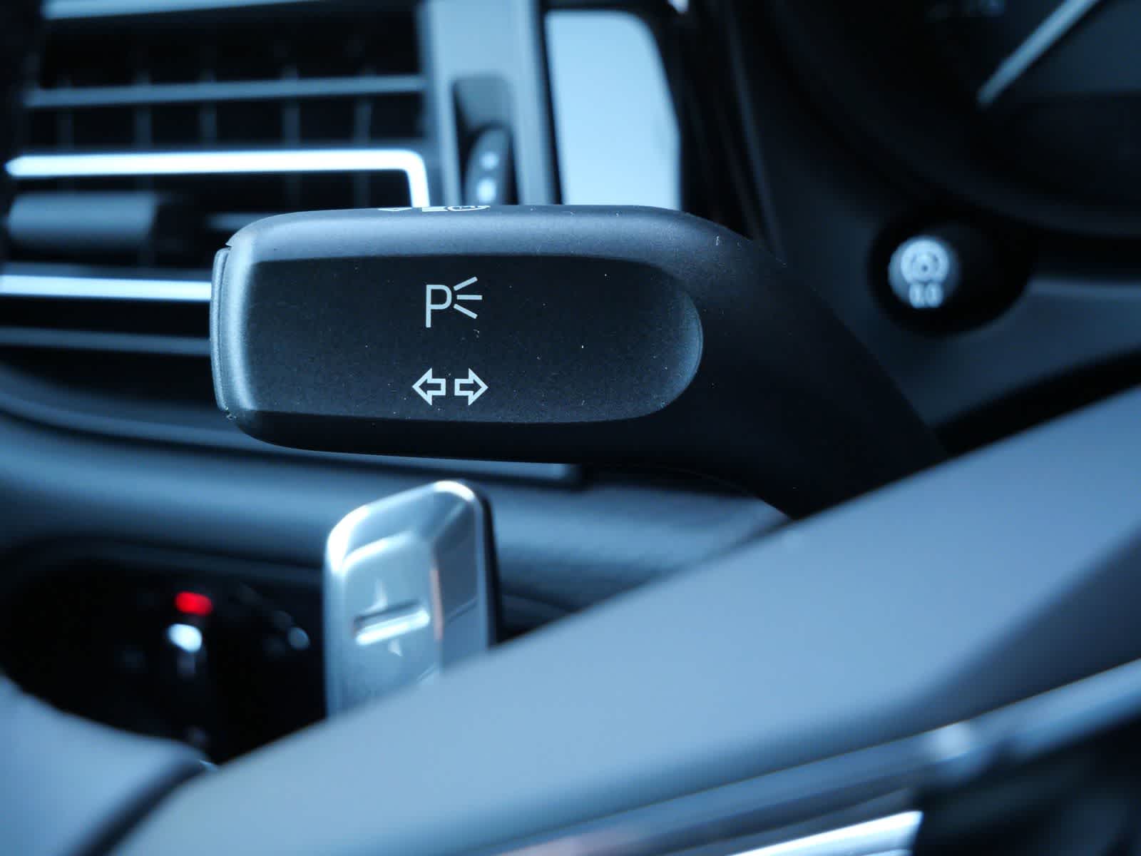 Thumbnail: 2026 Porsche Macan - 24