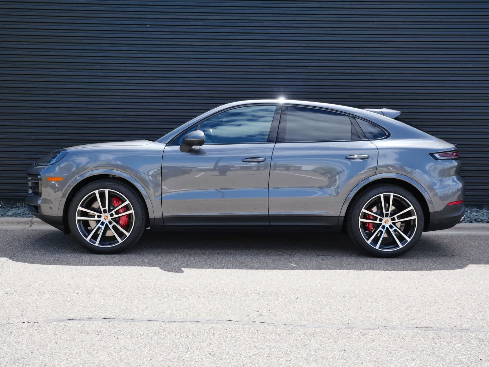Thumbnail: 2026 Porsche Cayenne - 2