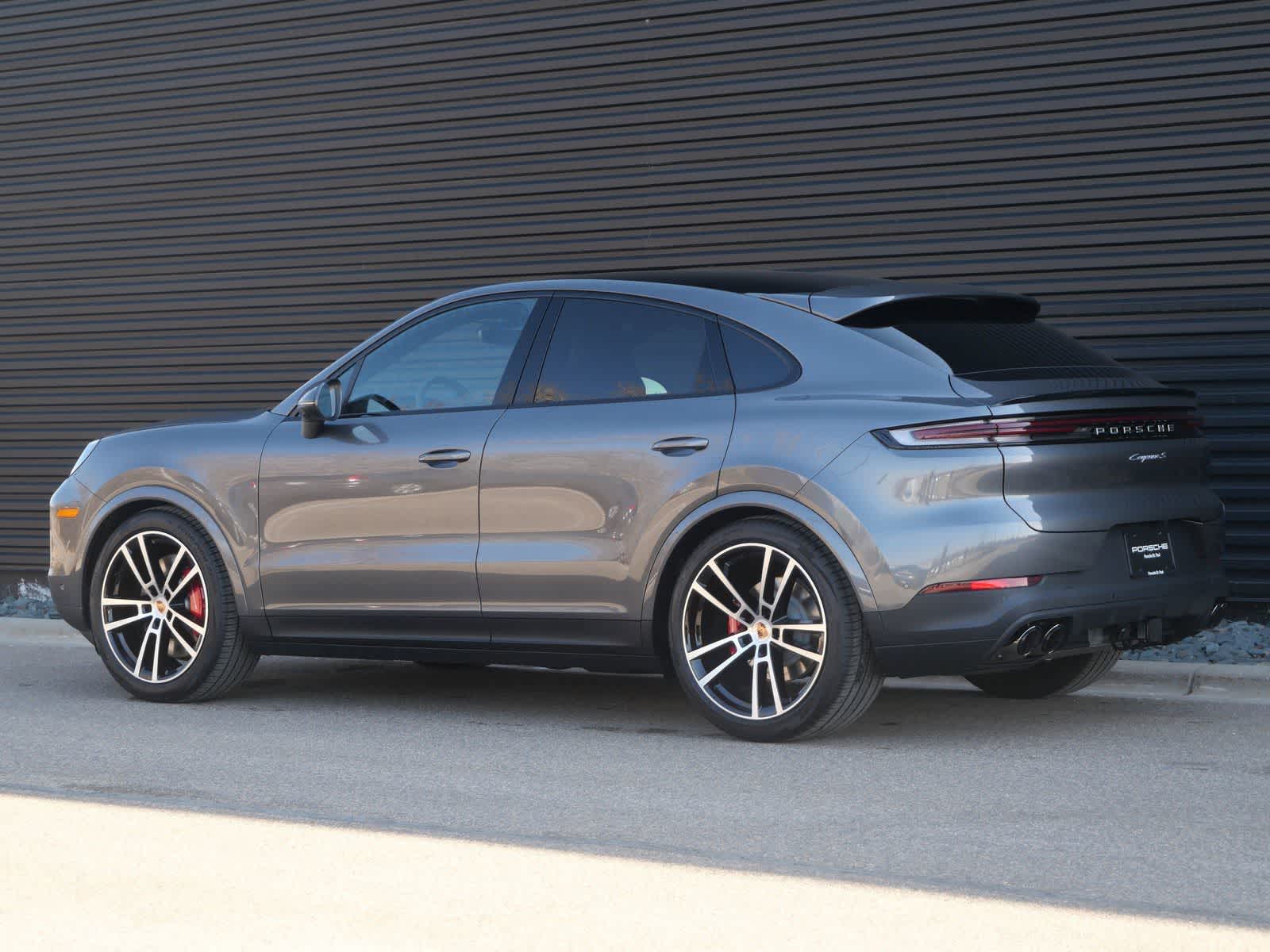 Thumbnail: 2026 Porsche Cayenne - 3