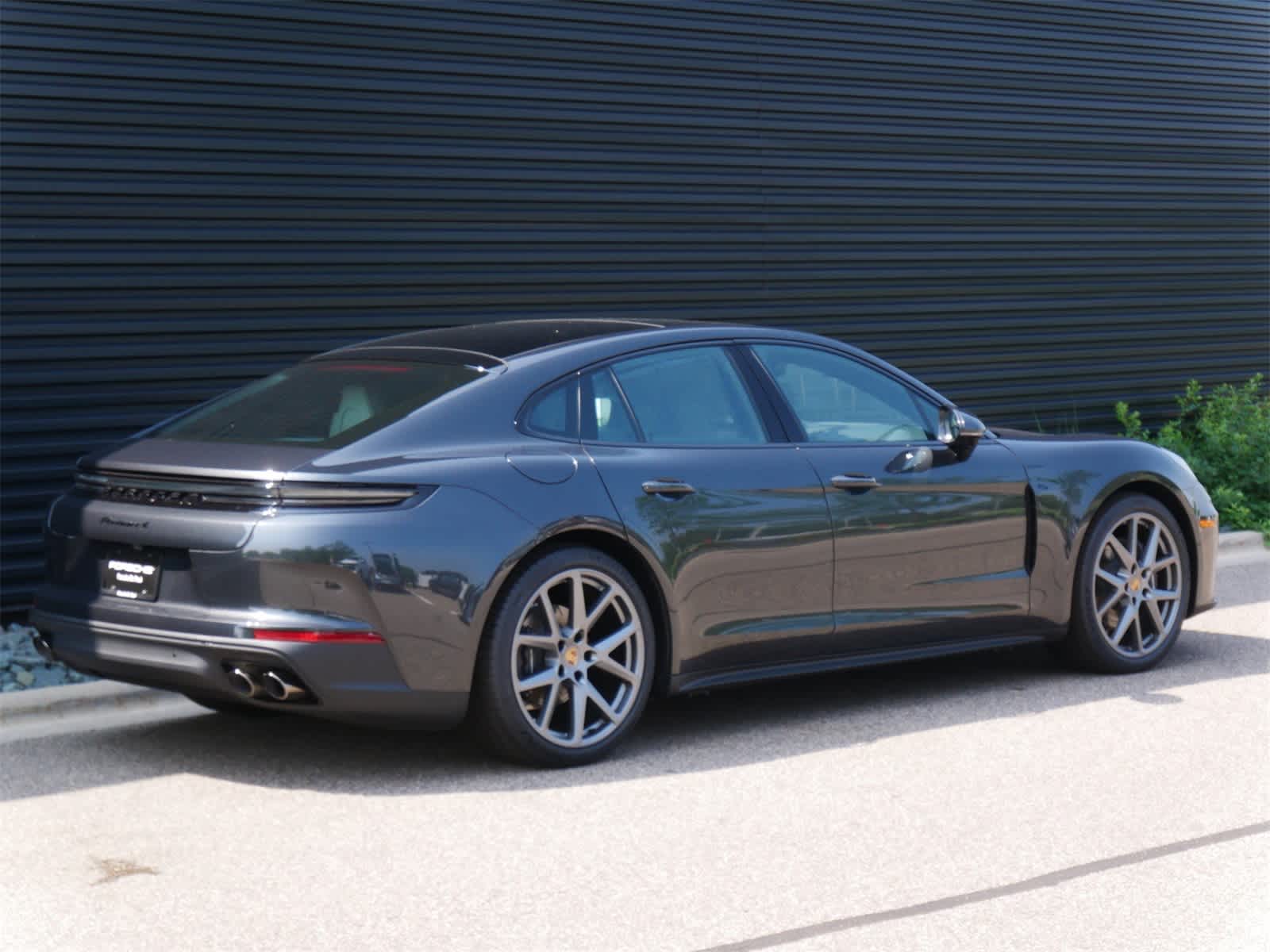 Thumbnail: 2025 Porsche Panamera - 24
