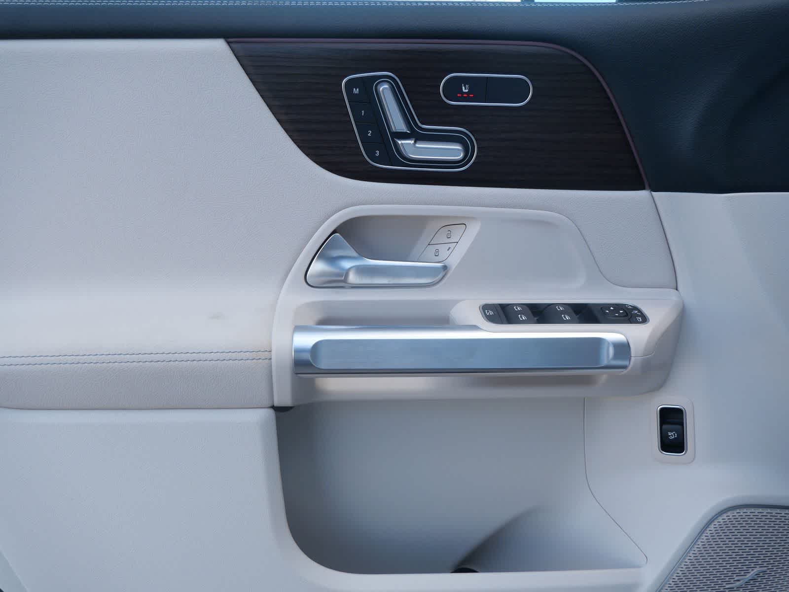 Thumbnail: 2025 Mercedes-Benz EQB - 9