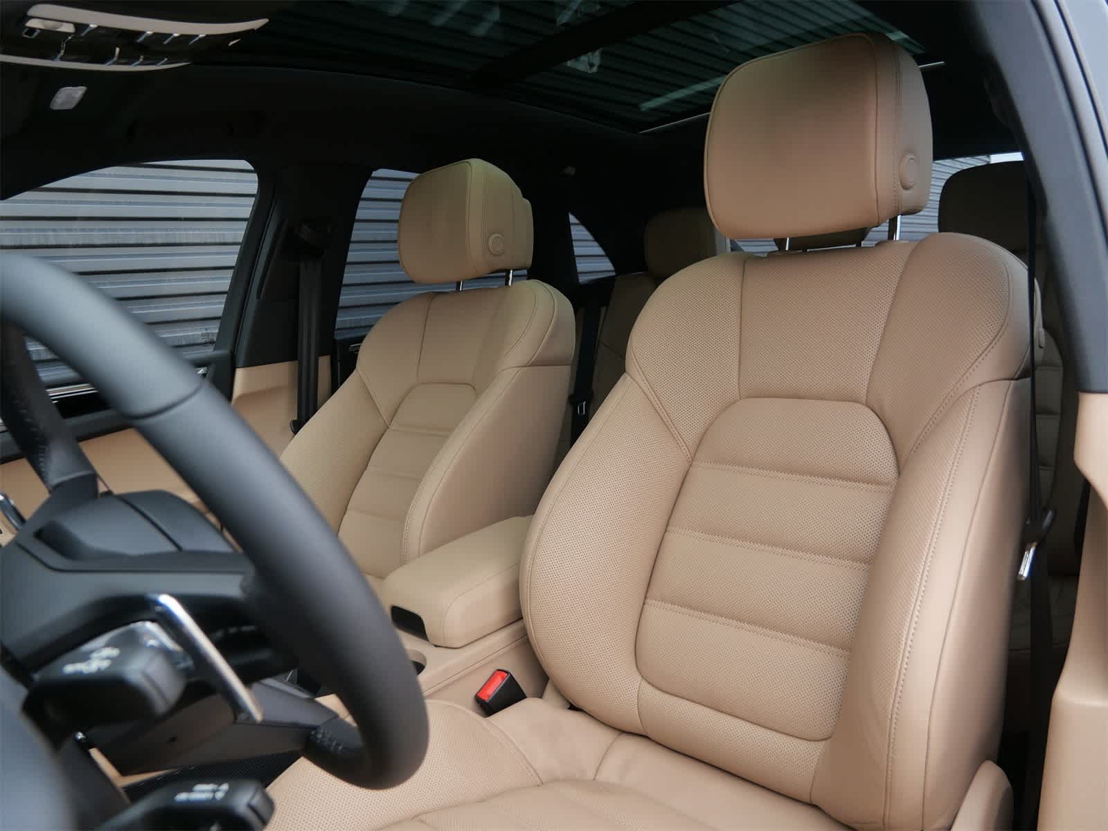 Thumbnail: 2026 Porsche Macan - 5