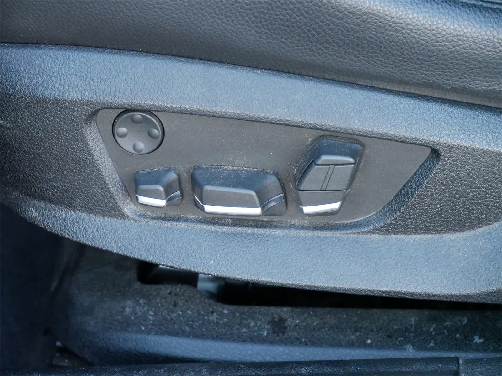 Thumbnail: 2012 BMW 5 Series - 10