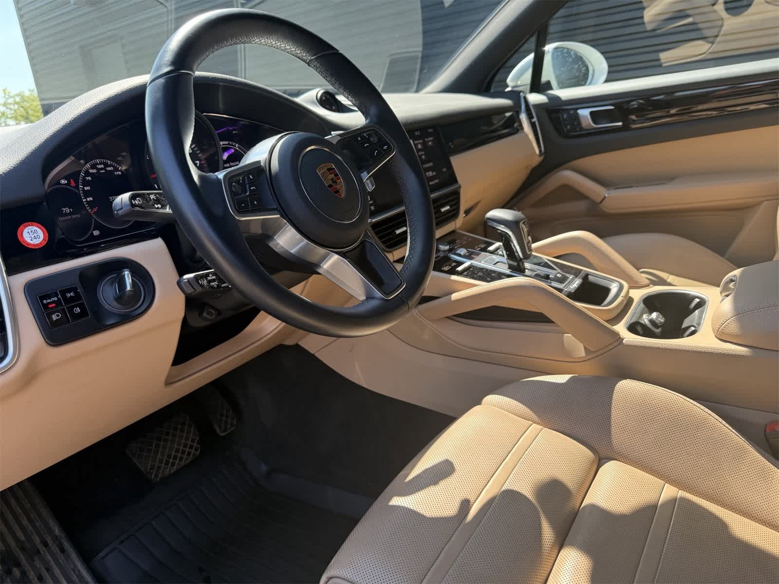 Thumbnail: 2021 Porsche Cayenne - 2