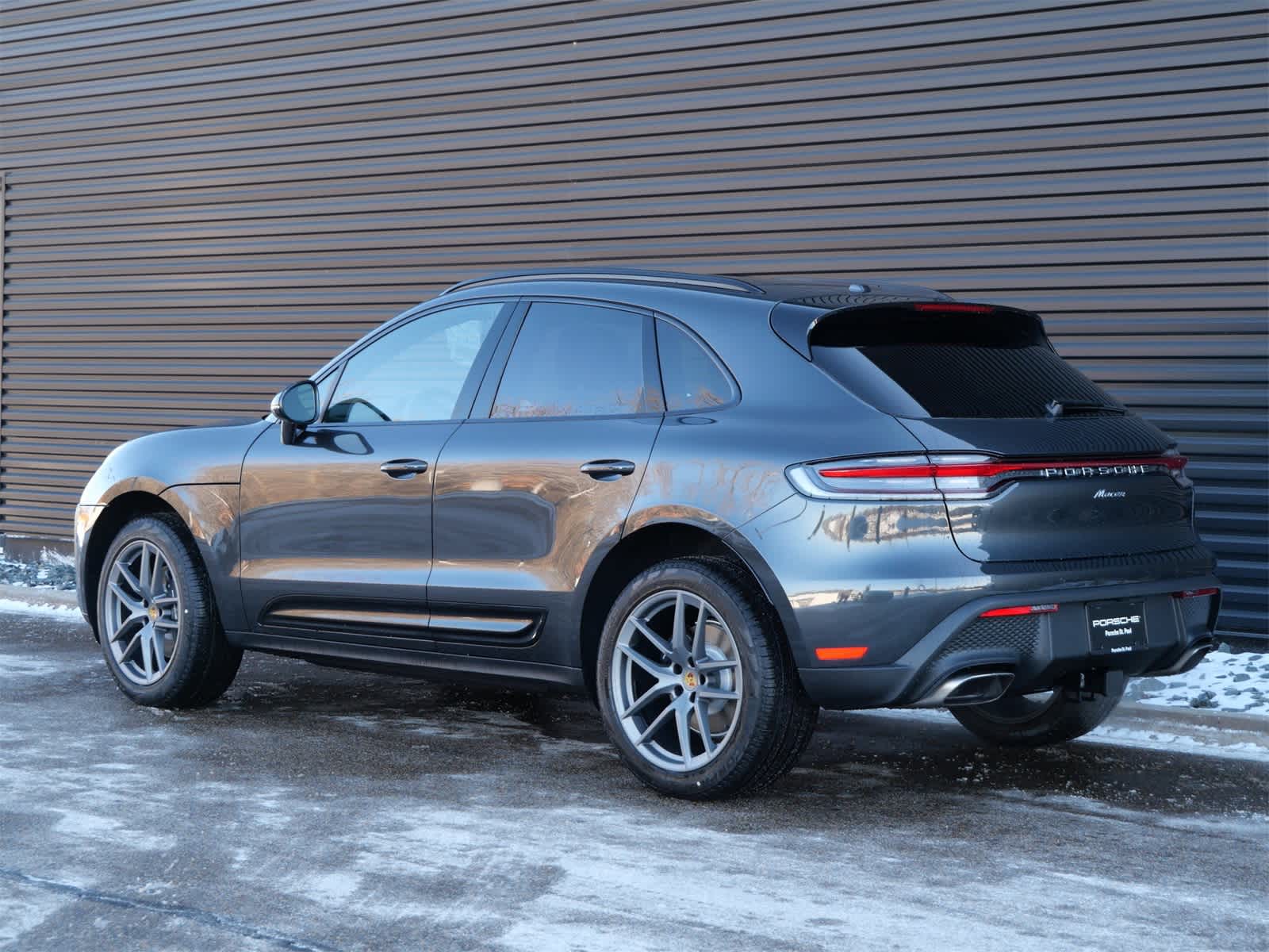 Thumbnail: 2026 Porsche Macan - 3