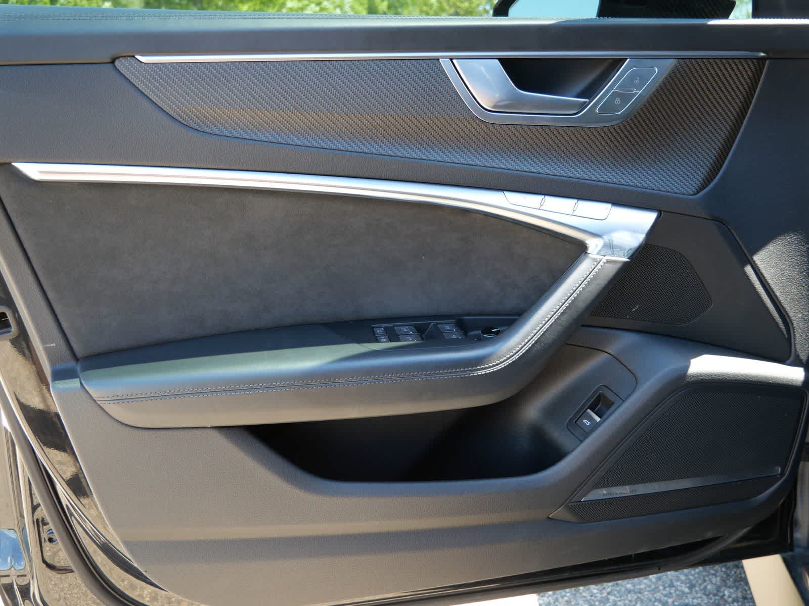 Thumbnail: 2021 Audi RS 6 - 9