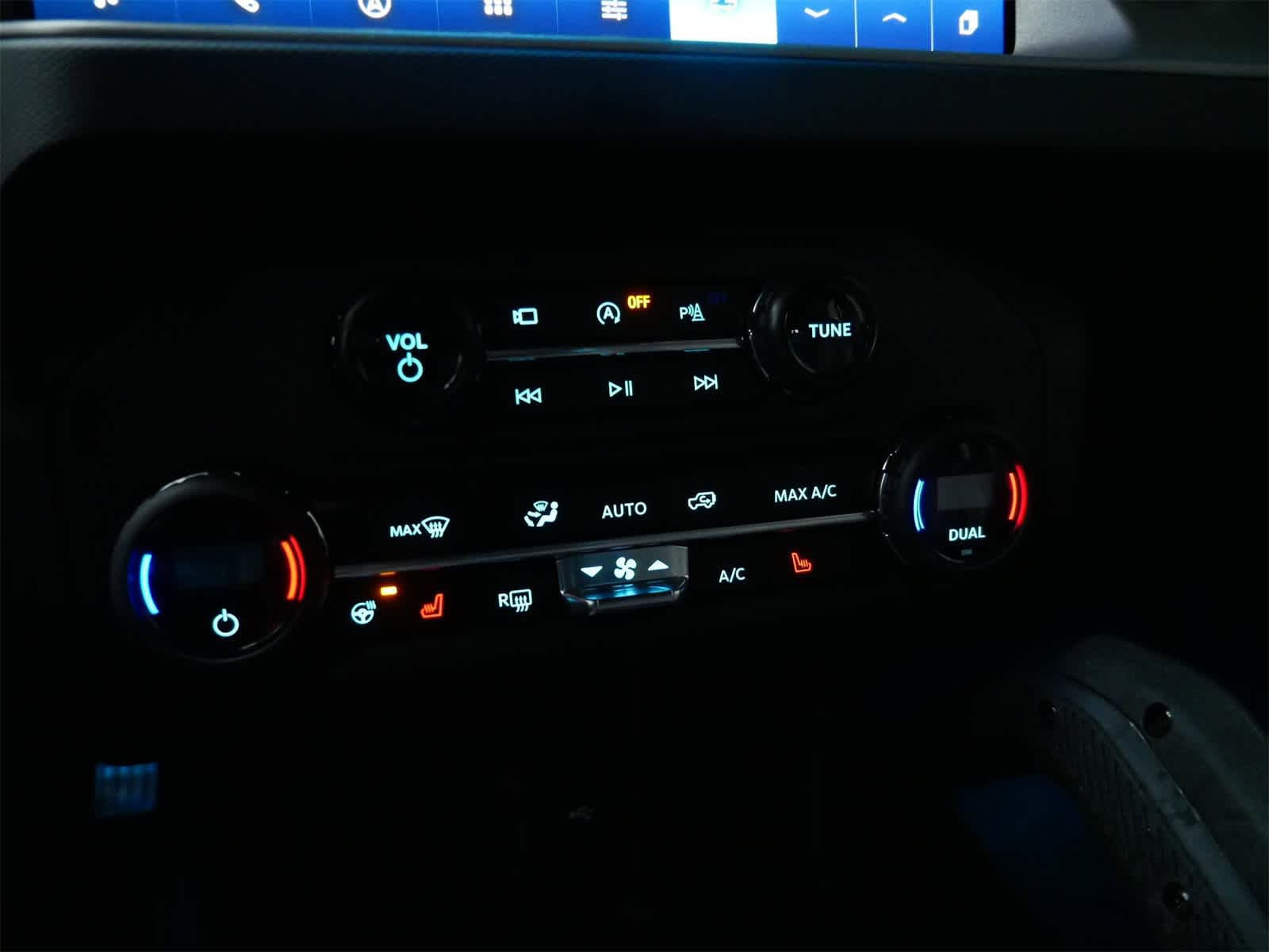 Thumbnail: 2024 Ford Bronco - 20