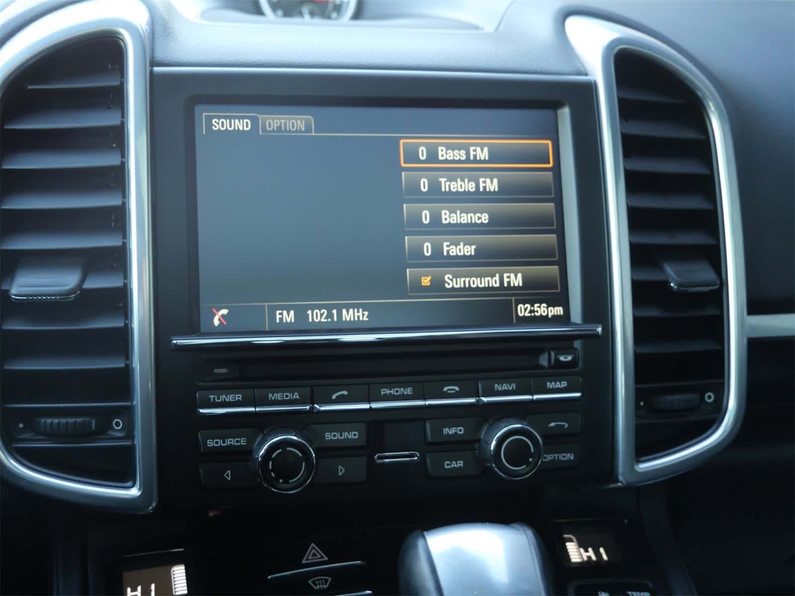 Thumbnail: 2014 Porsche Cayenne - 24