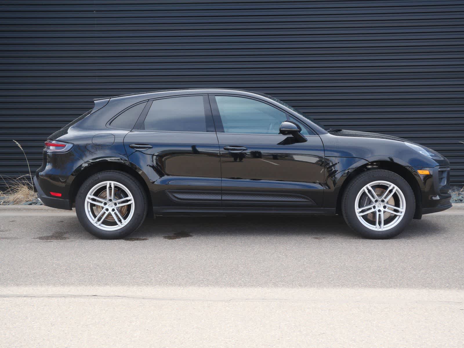 Thumbnail: 2025 Porsche Macan - 26