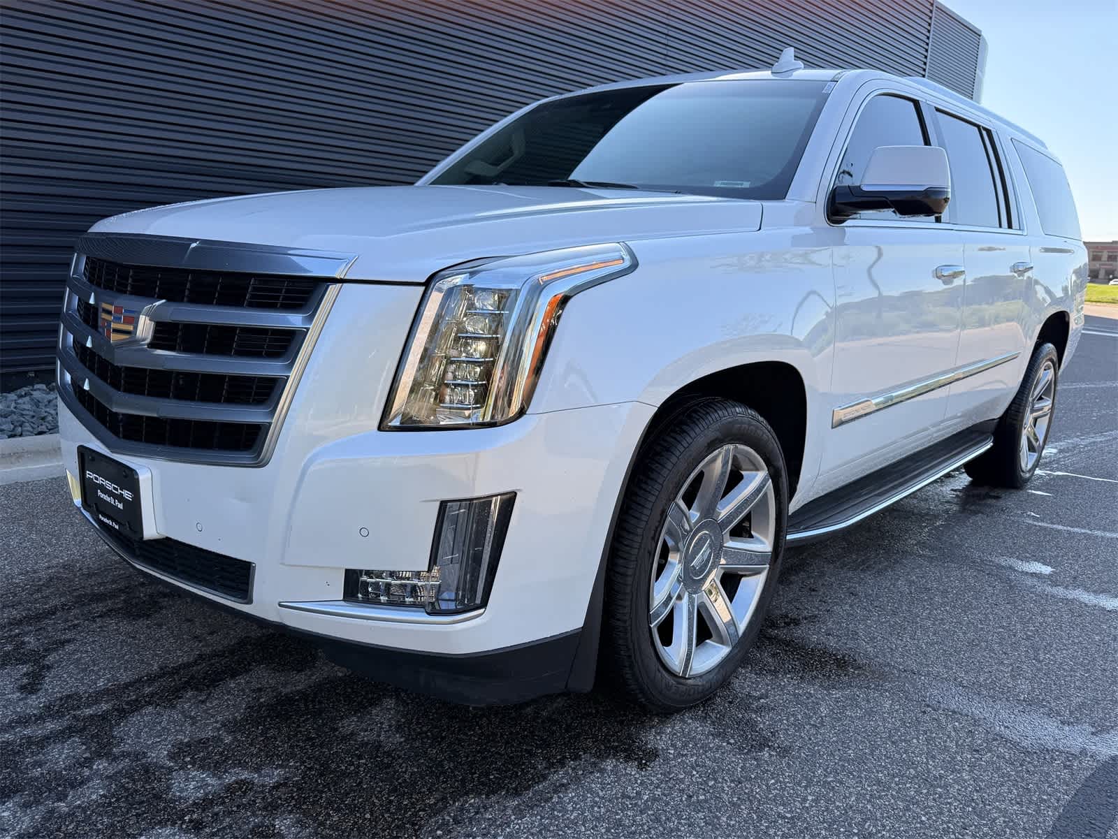 2016 Cadillac Escalade ESV Luxury -
                  Saint Paul, MN
