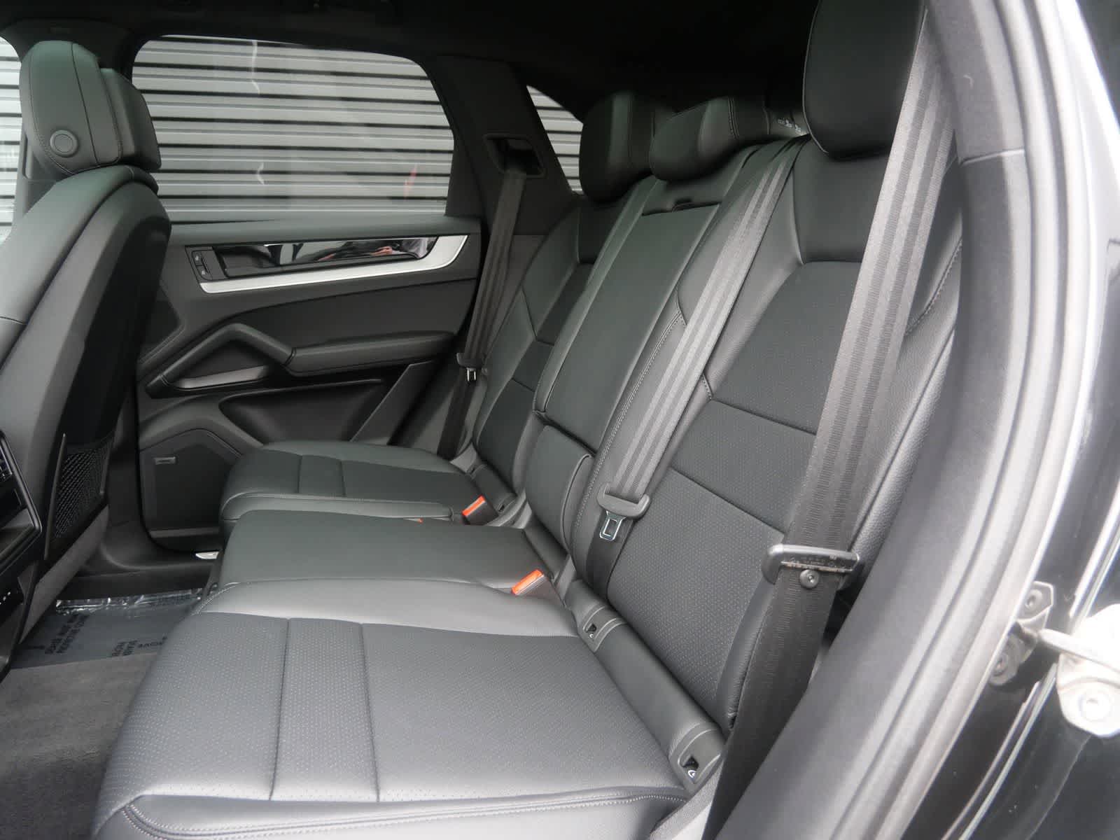 Thumbnail: 2025 Porsche Cayenne - 12