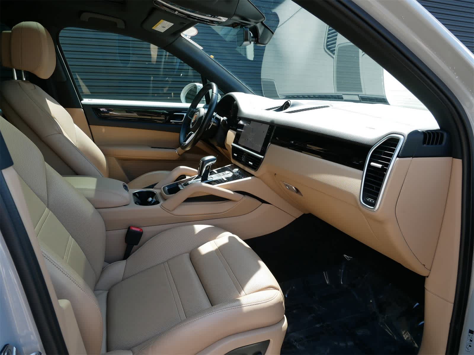 2022 Porsche Cayenne Base 26