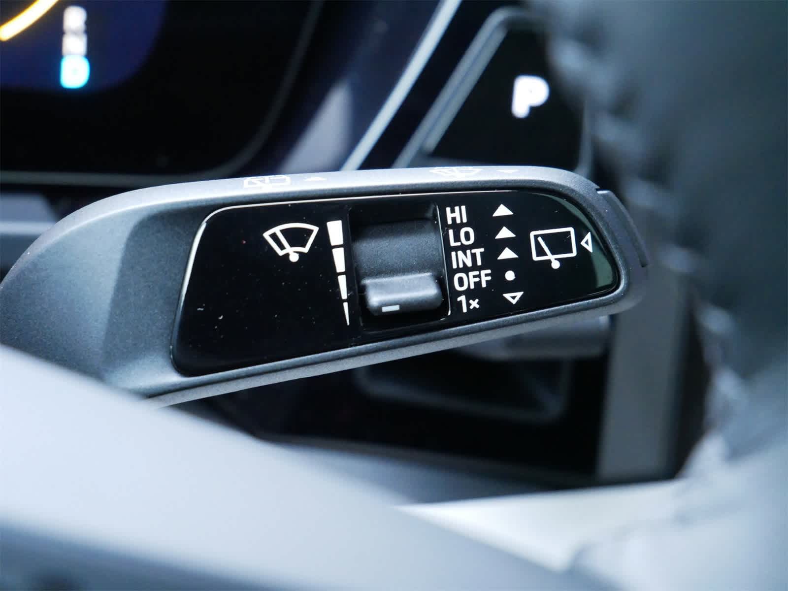 Thumbnail: 2025 Porsche Macan - 19