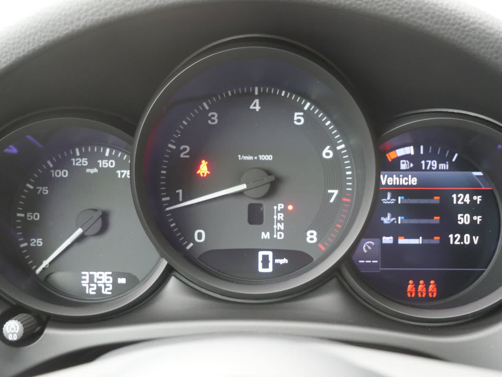 Thumbnail: 2026 Porsche Macan - 16