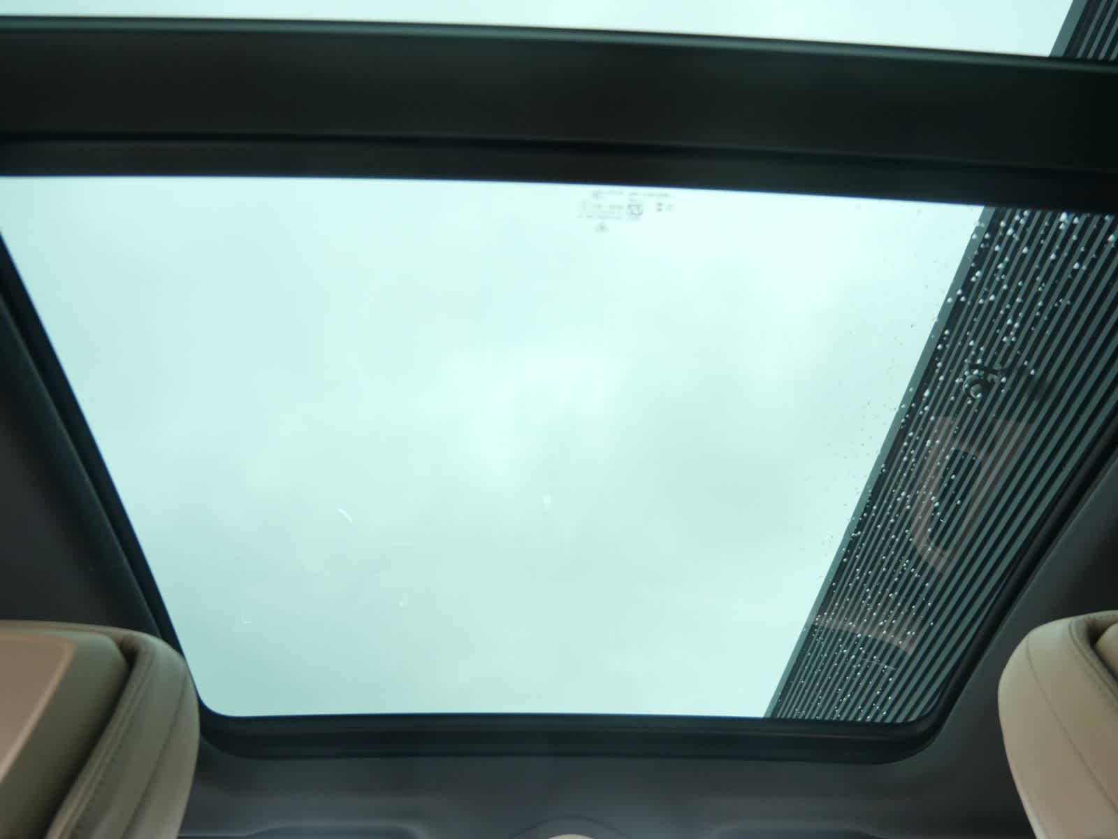 Thumbnail: 2026 Porsche Macan - 12