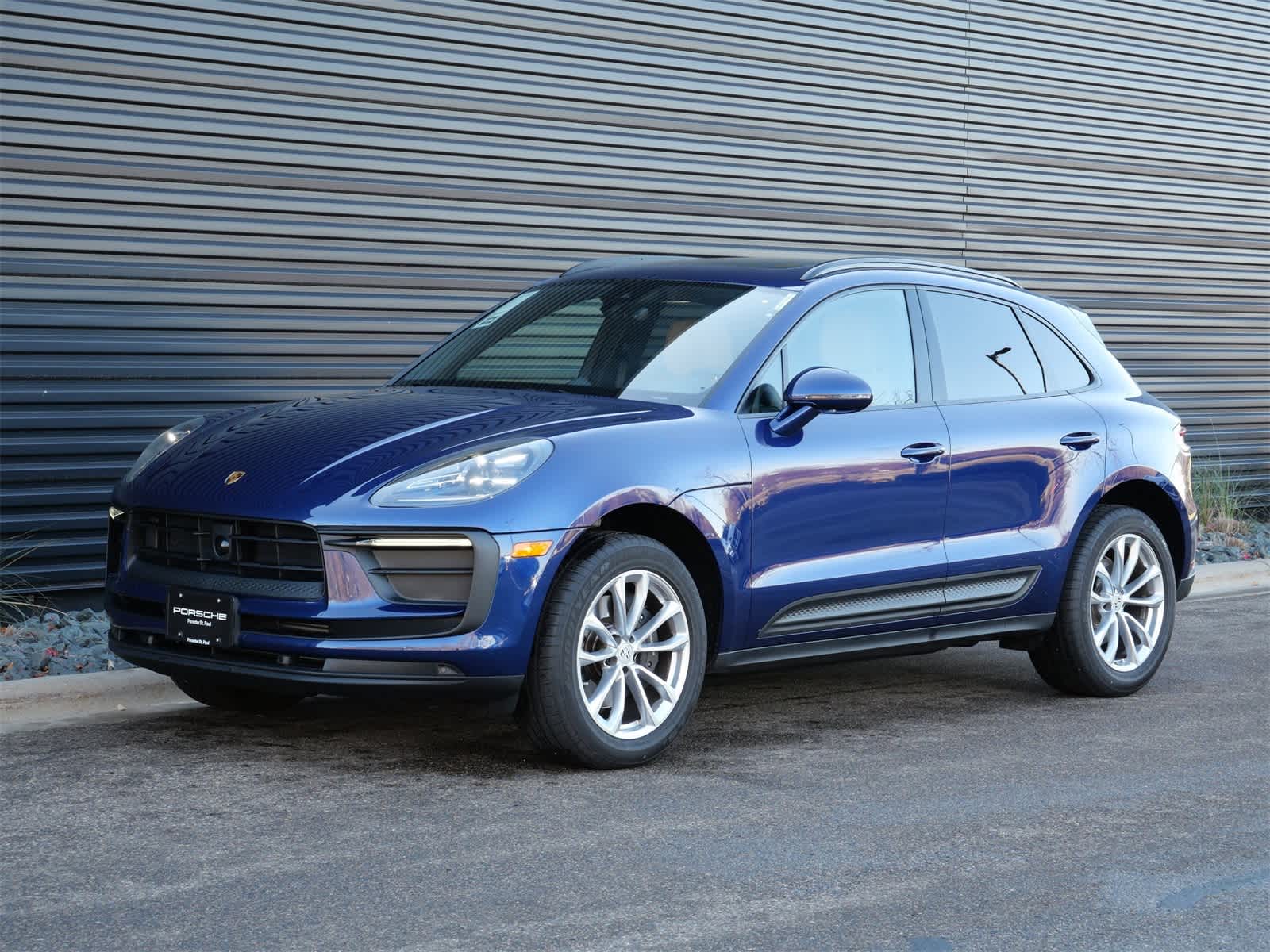 Thumbnail: 2025 Porsche Macan - 1