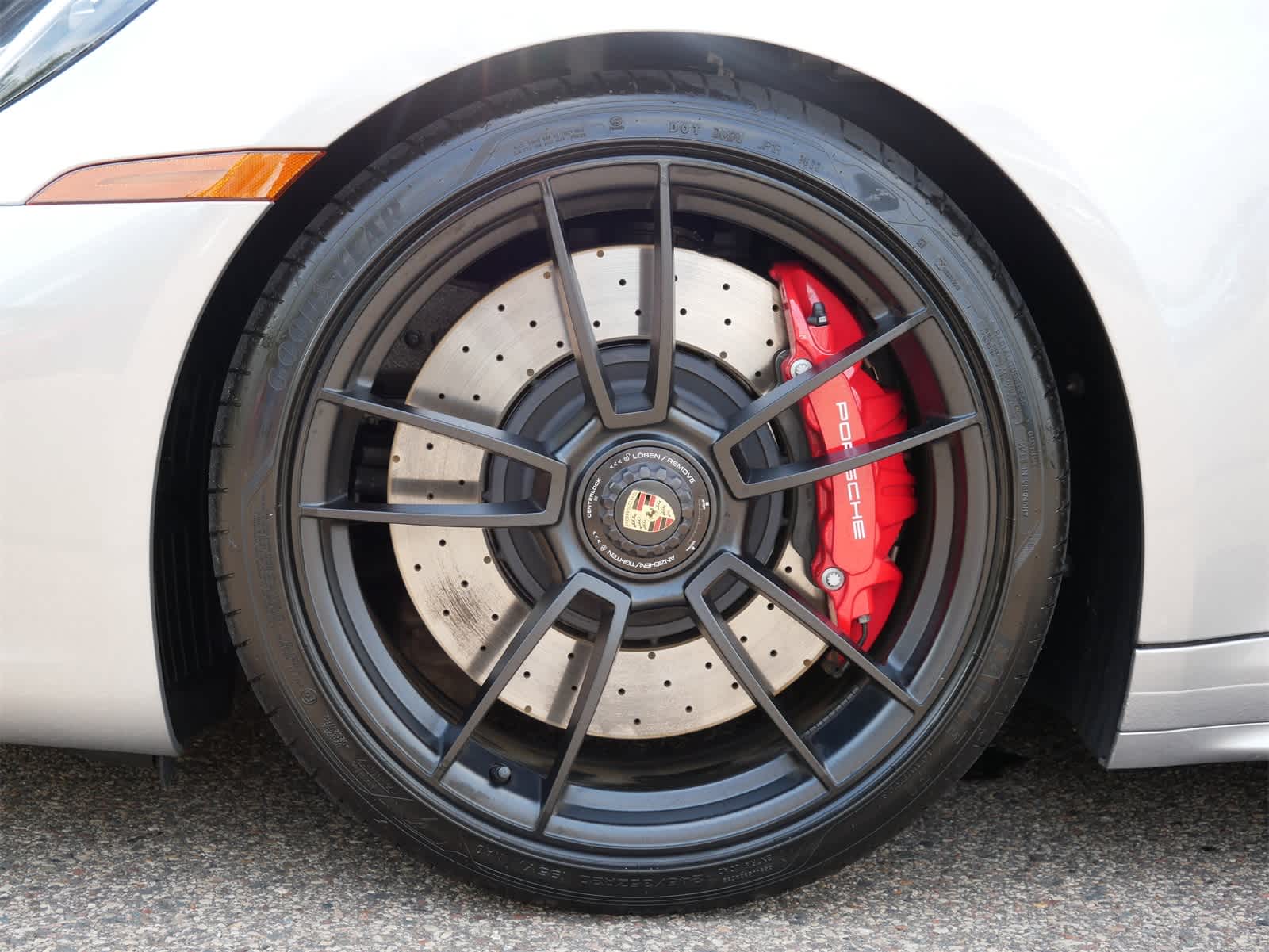 Thumbnail: 2023 Porsche 911 - 21