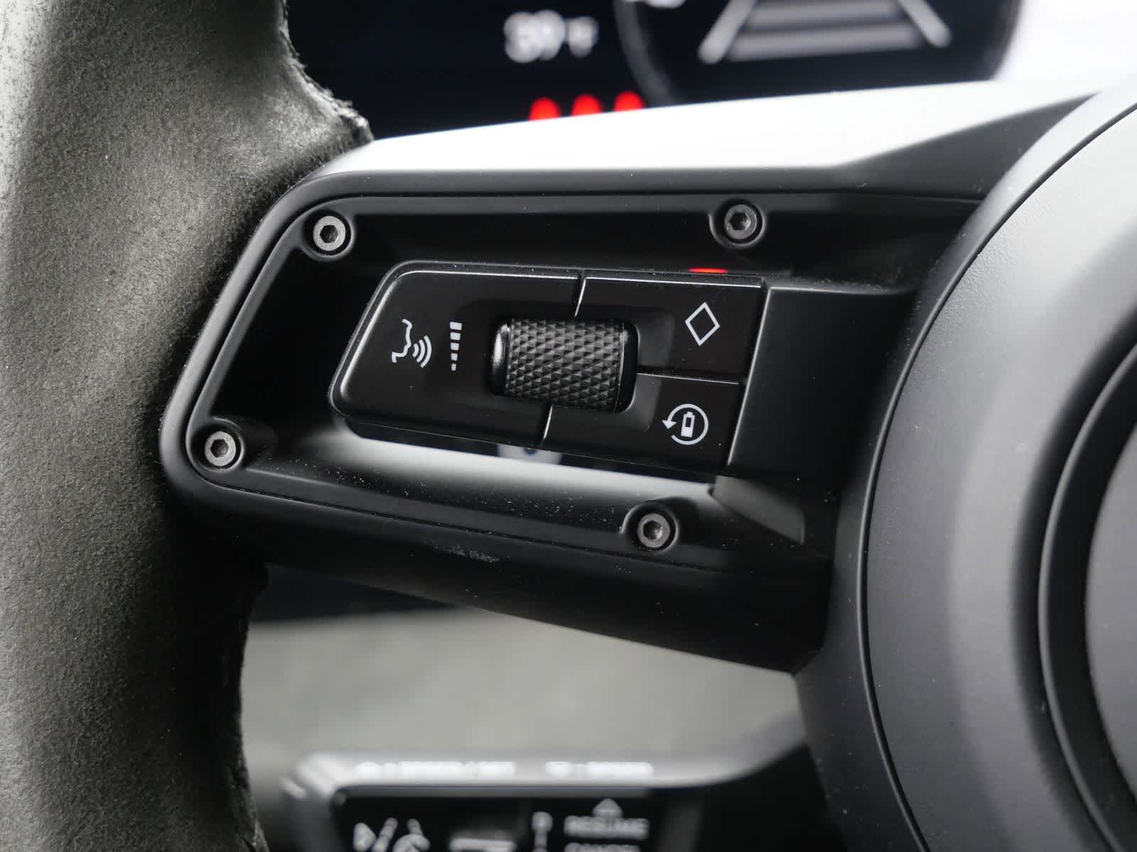 Thumbnail: 2022 Porsche Taycan - 24