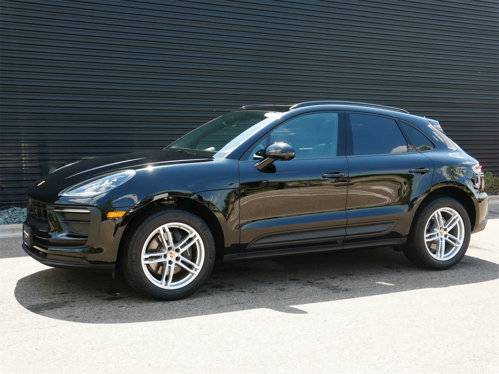 2024 Porsche Macan Base -
                  Saint Paul, MN