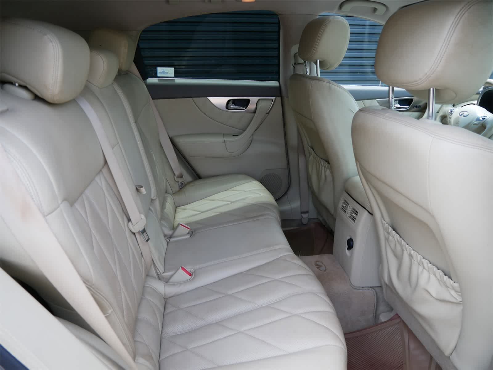 Thumbnail: 2010 INFINITI FX35 - 27