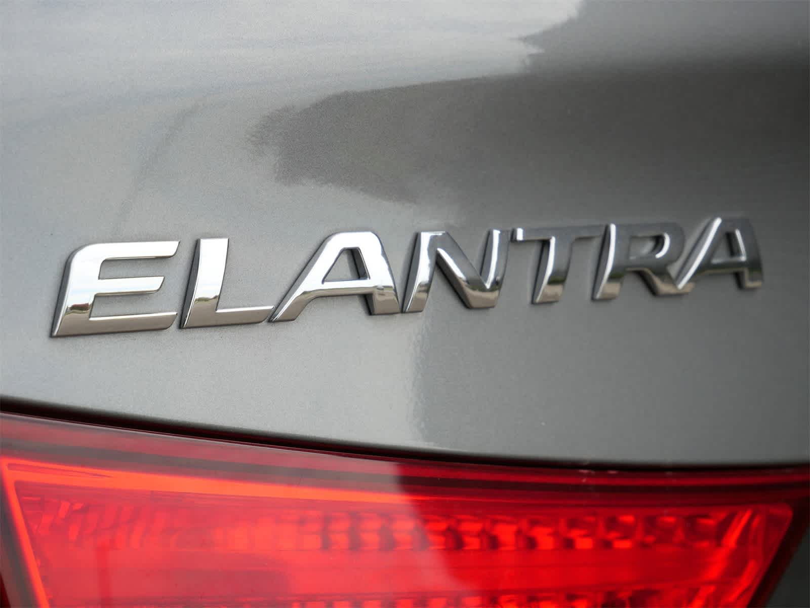 Thumbnail: 2013 Hyundai Elantra - 22