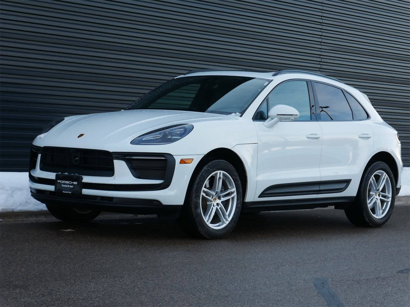 Thumbnail: 2025 Porsche Macan - 1