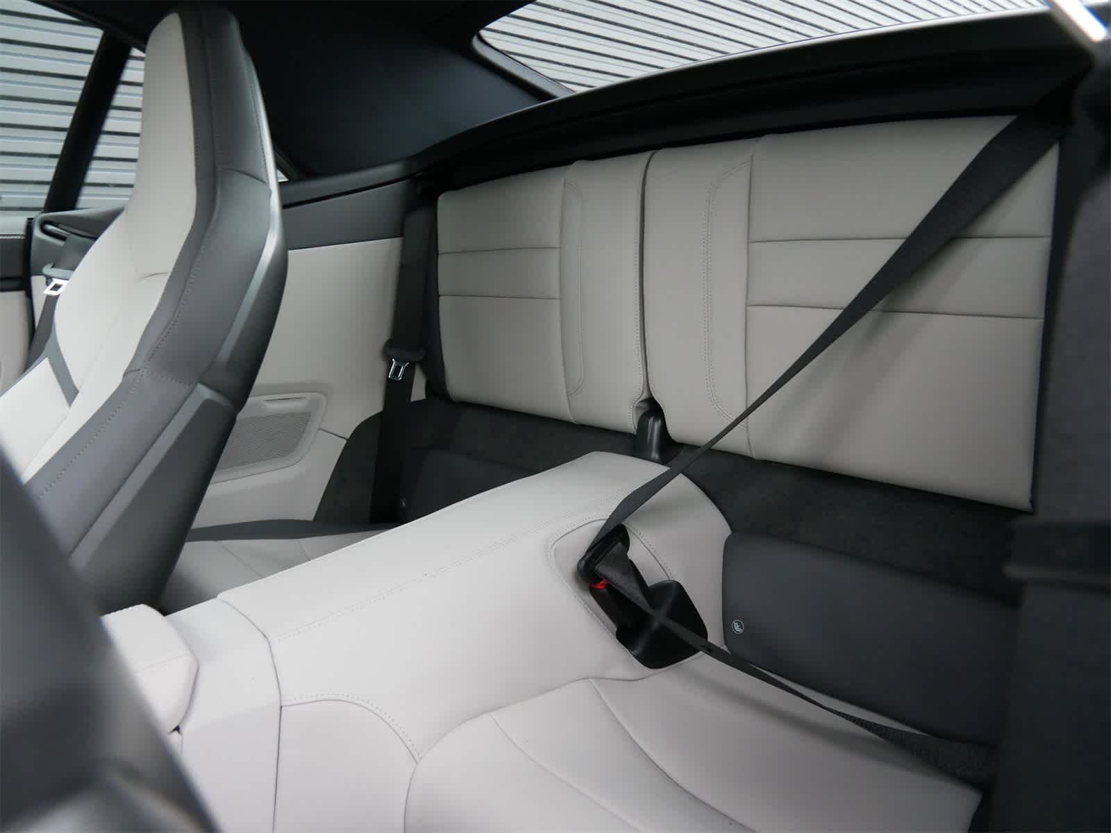 Thumbnail: 2026 Porsche 911 - 10