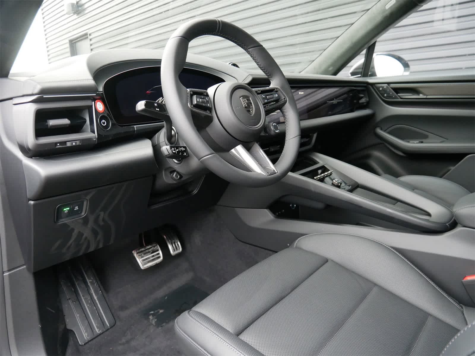 Thumbnail: 2025 Porsche Macan - 4