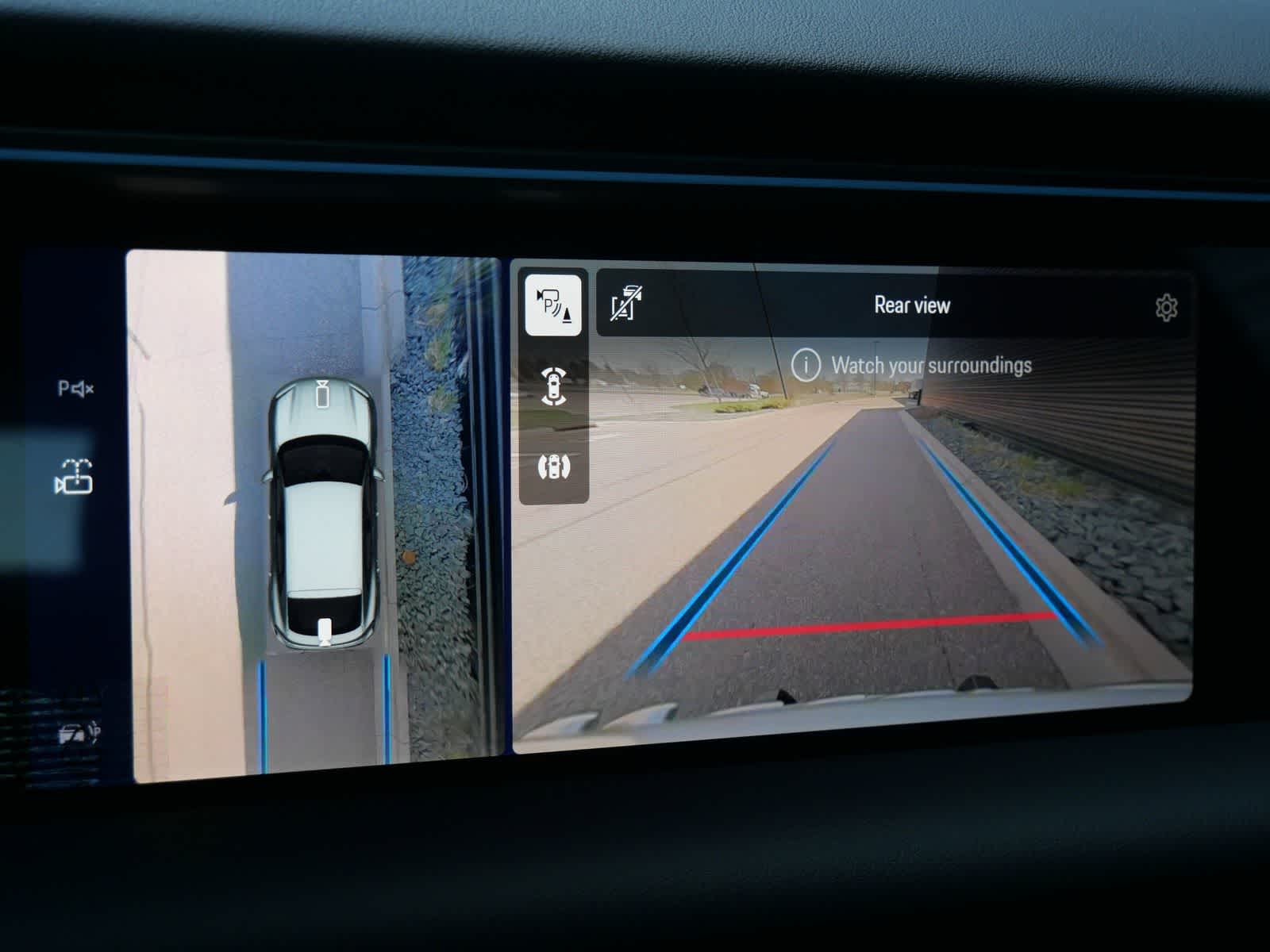 Thumbnail: 2026 Porsche Macan - 28