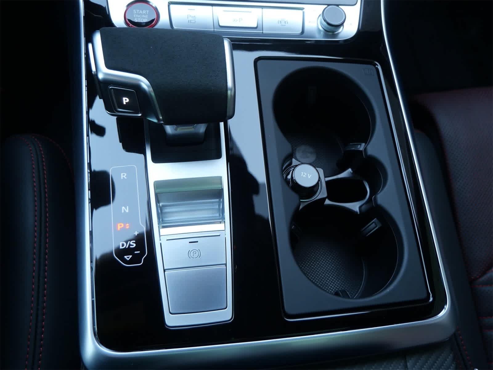 Thumbnail: 2025 Audi RS Q8 - 20