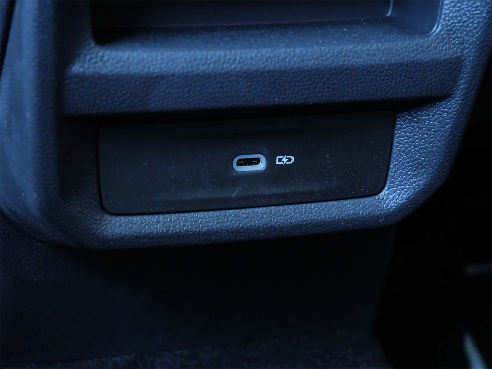 Thumbnail: 2023 Volkswagen Taos - 10